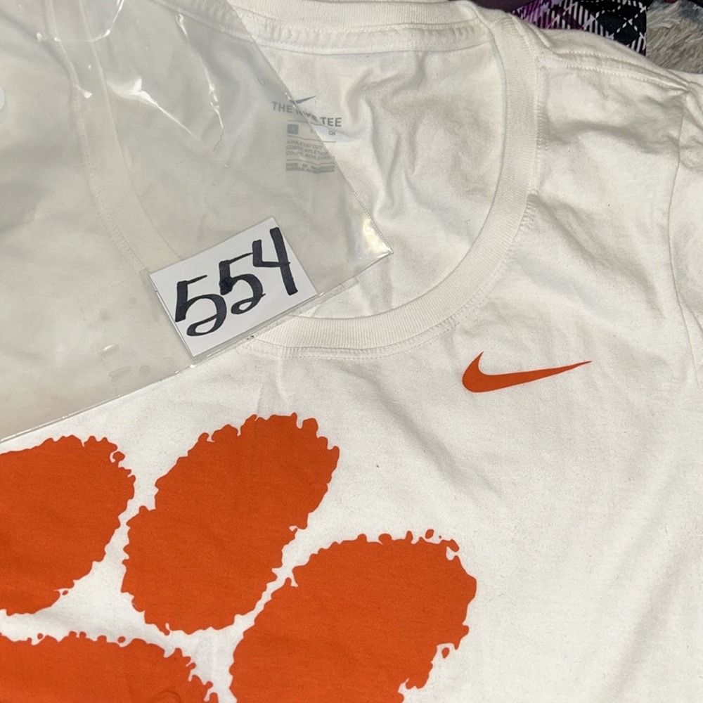 NWT Nike  women’s SzS Orange/White T-shirt w/Paw - Picture 6 of 6